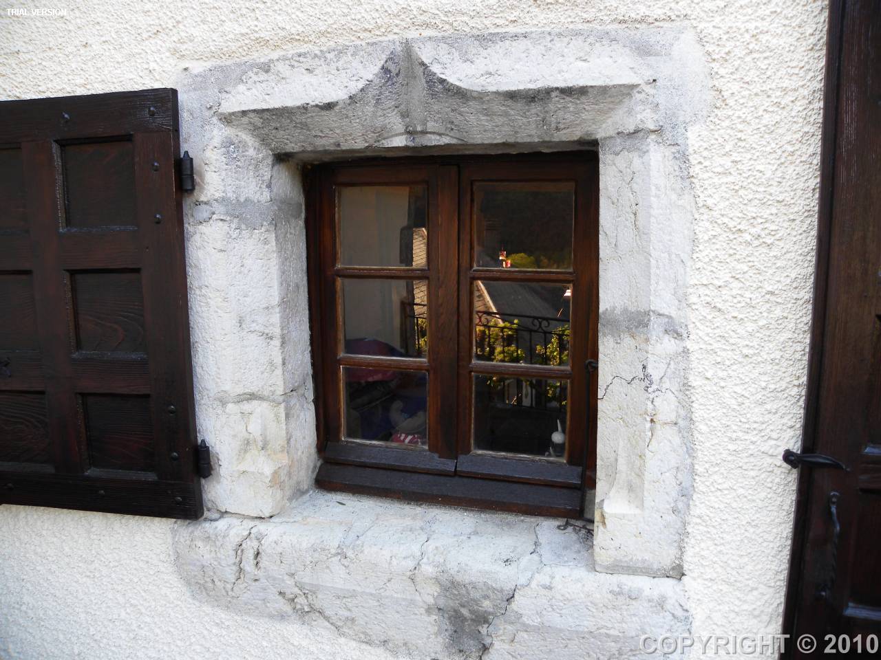 Lovely 17th Century village house in excellent condition situated in a priv