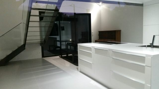 A delightful luxury seaside home set in 708m2 of private parkland garden, w