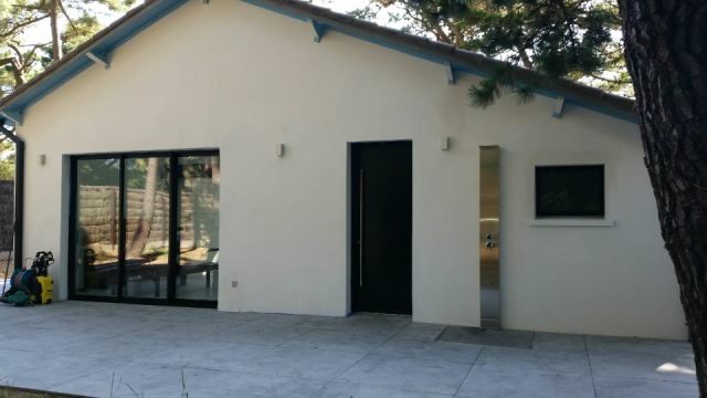 A delightful luxury seaside home set in 708m2 of private parkland garden, w