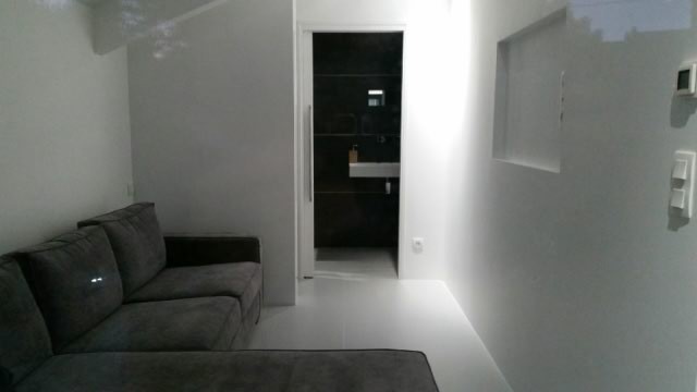 A delightful luxury seaside home set in 708m2 of private parkland garden, w