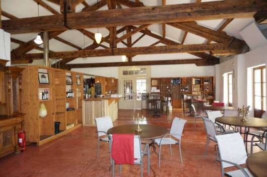 Superb business opportunity, located in an unique setting, on the Canal du