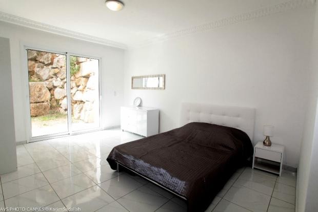 Prestigious 9 bedroom villa with swimming pool, set within a landscaped plo