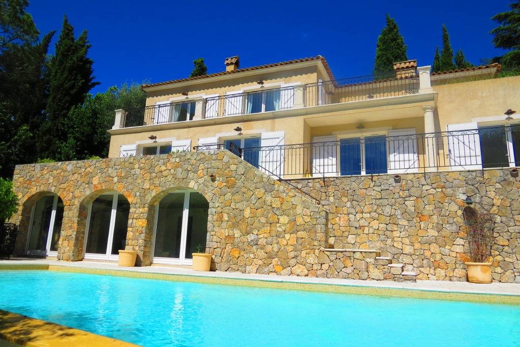 Spacious and modern newly built villa, situated within a quiet and peaceful