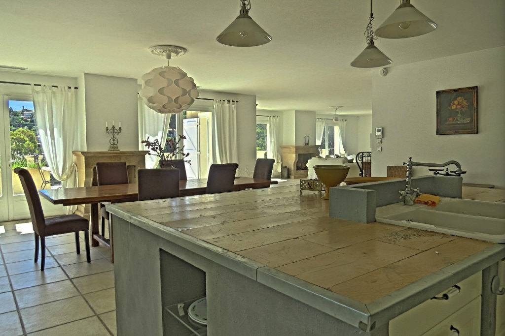 Spacious and modern newly built villa, situated within a quiet and peaceful