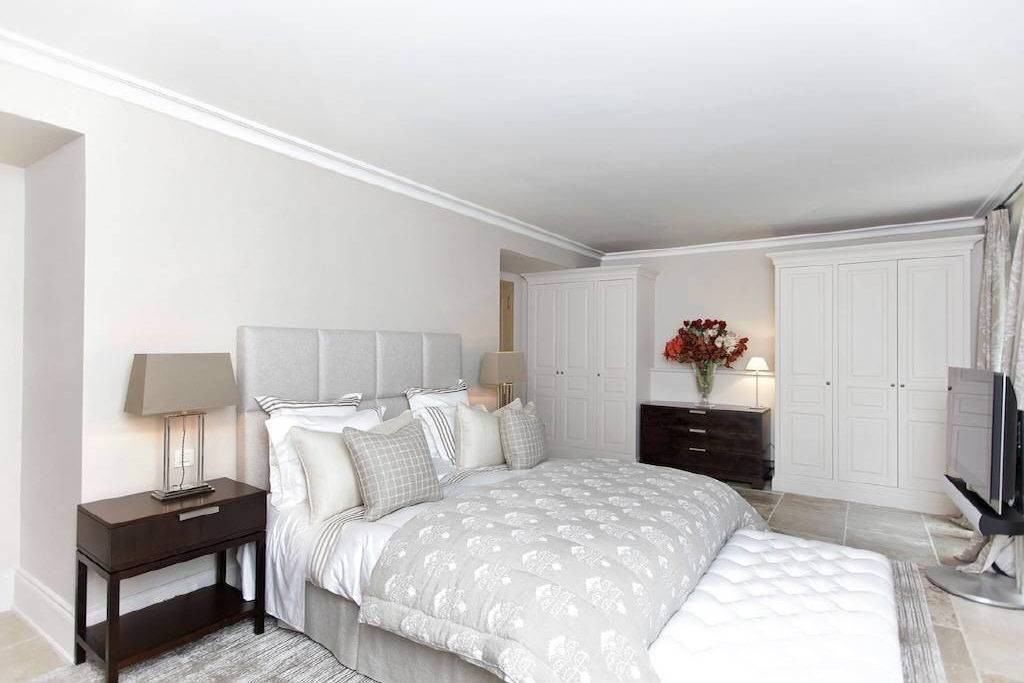 Gorgeous and substantial villa with a vast living area of 650m2, located in