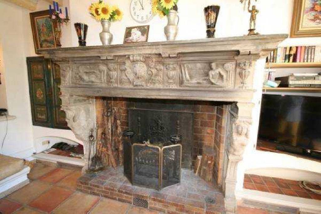 A most desirable neo- Provencale character villa with 5 bedrooms in Mougins