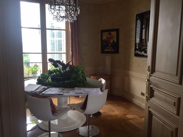 PRICE REDUCED – Spacious 3 bedroom apartment in an excellent location in th