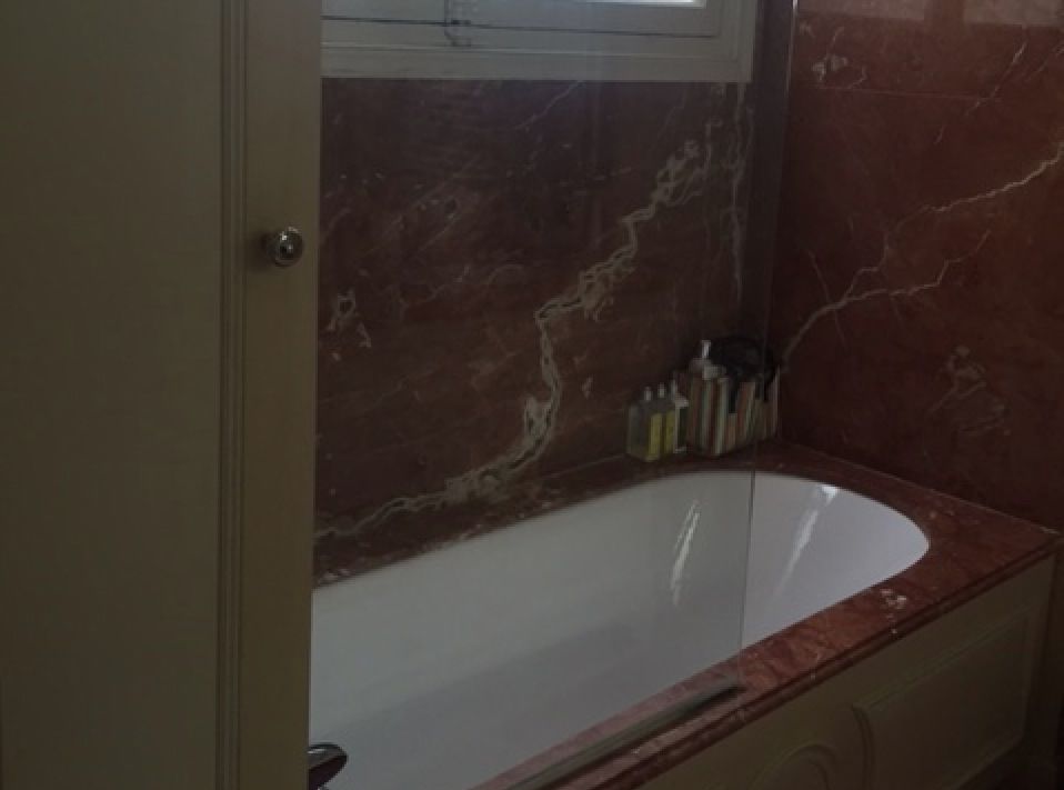 PRICE REDUCED – Spacious 3 bedroom apartment in an excellent location in th