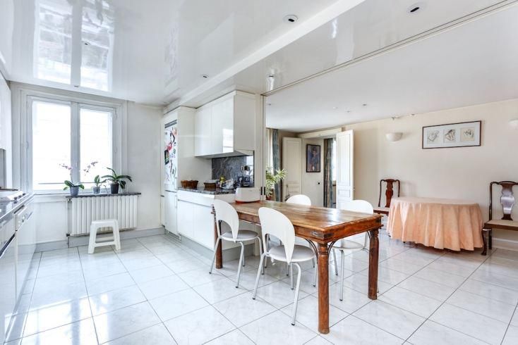 Superb and spacious 3 bedroom duplex apartment in the 6th Arrondissement of