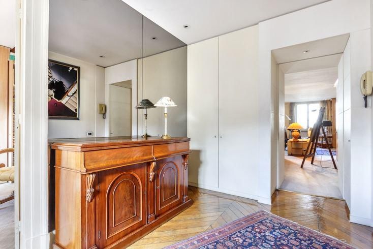 Superb and spacious 3 bedroom duplex apartment in the 6th Arrondissement of