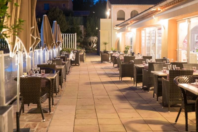 This charming 3 star hotel is set on the outskirts of a delightful village,