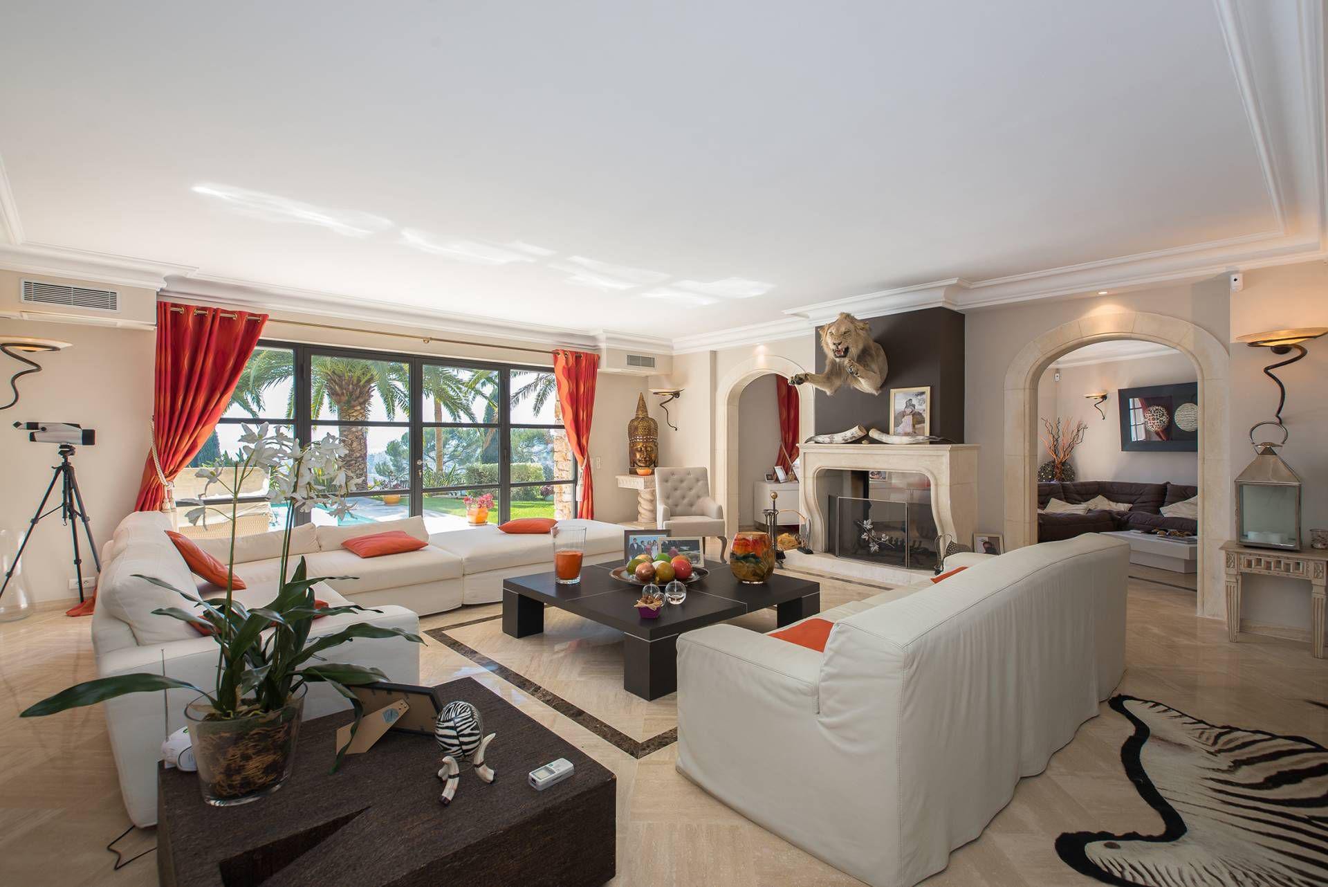 Superb luxury property situated in a sought-after residential district of L