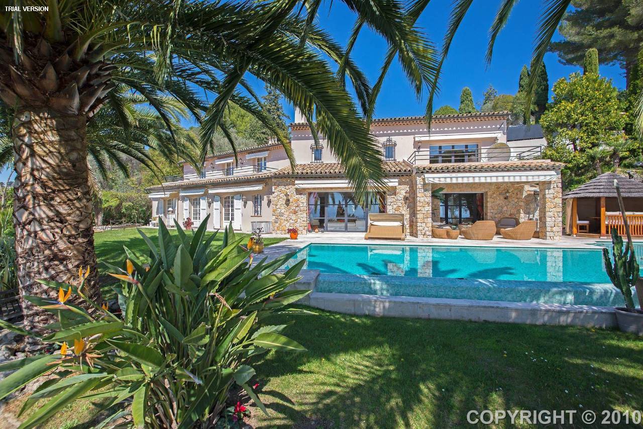 Superb luxury property situated in a sought-after residential district of L