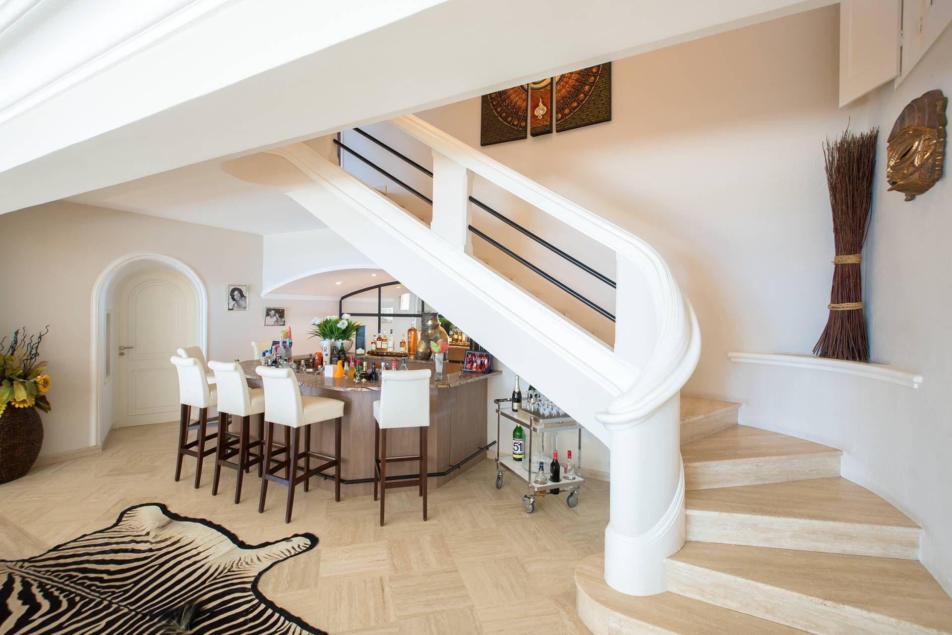 Superb luxury property situated in a sought-after residential district of L