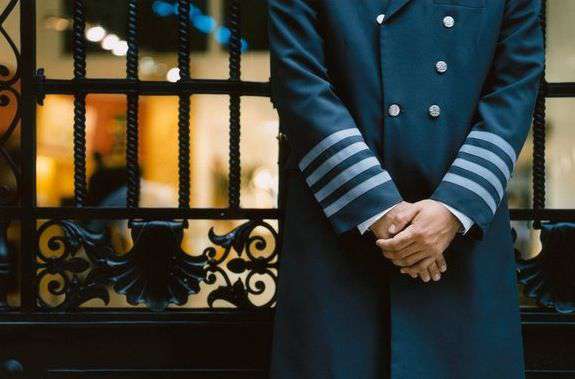 Five star hotel in the heart of Paris with over 95 bedrooms.Floor space 5,2