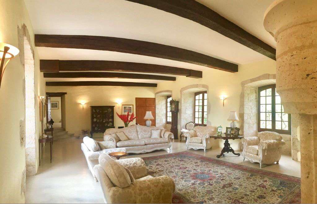 PRICE REDUCED – Simply stunning and superbly presented 6 bedroom French Cha