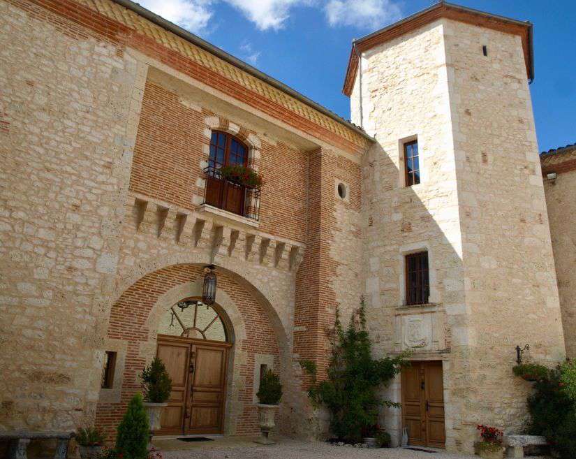 PRICE REDUCED – Simply stunning and superbly presented 6 bedroom French Cha