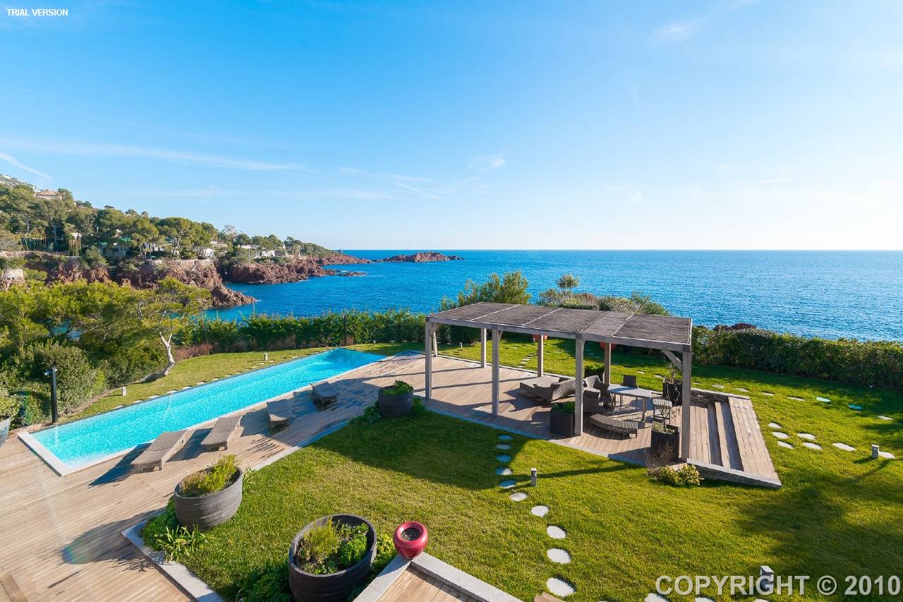 Luxurious 4 bedroom waterfront villa with a separate studio apartment, set