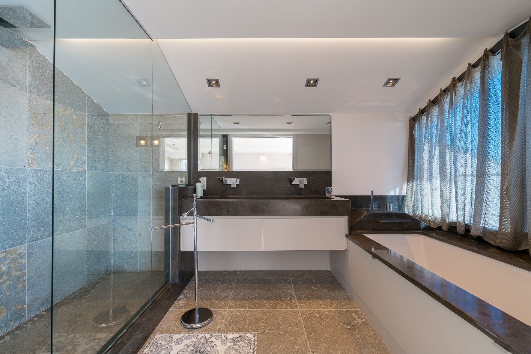 Luxurious 4 bedroom waterfront villa with a separate studio apartment, set