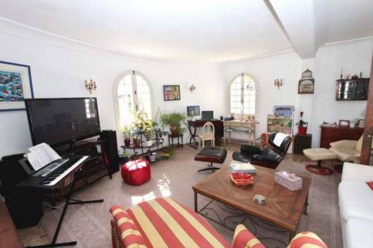 Great opportunity to purchase 2 spacious modern villas which are superbly p