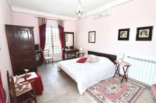 Great opportunity to purchase 2 spacious modern villas which are superbly p