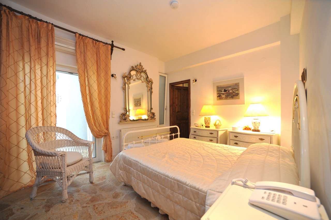 4 bedroom Villa for sale with sea view in Sidari, Ionian Islands