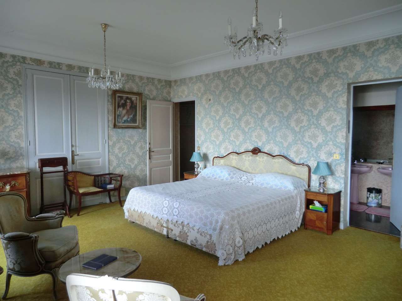 This superb apartment in Biarritz is located in a most prestigious building