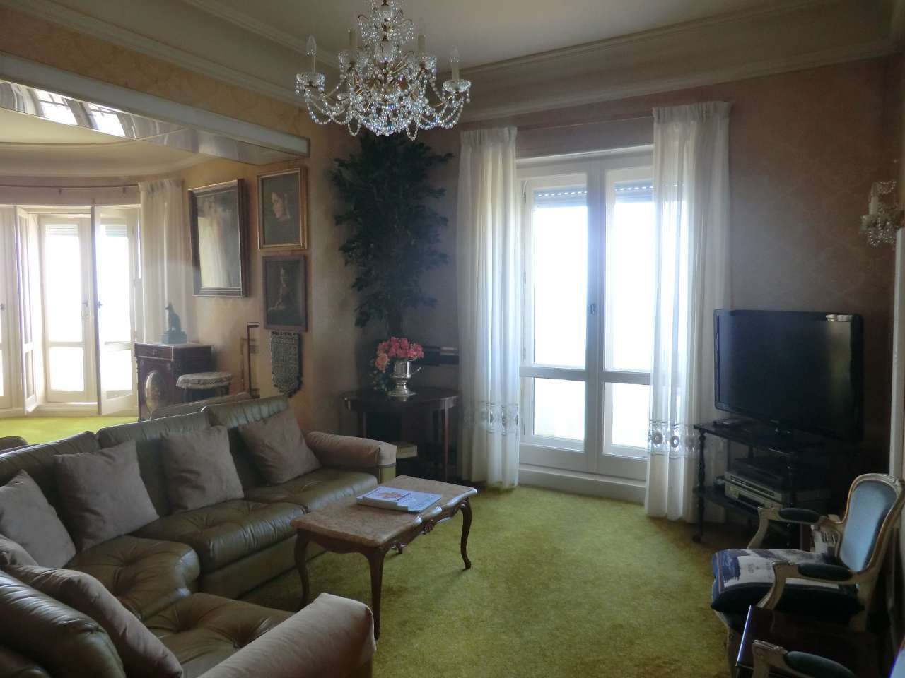 This superb apartment in Biarritz is located in a most prestigious building