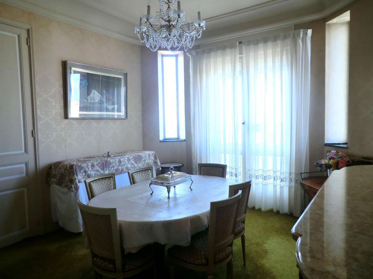 This superb apartment in Biarritz is located in a most prestigious building