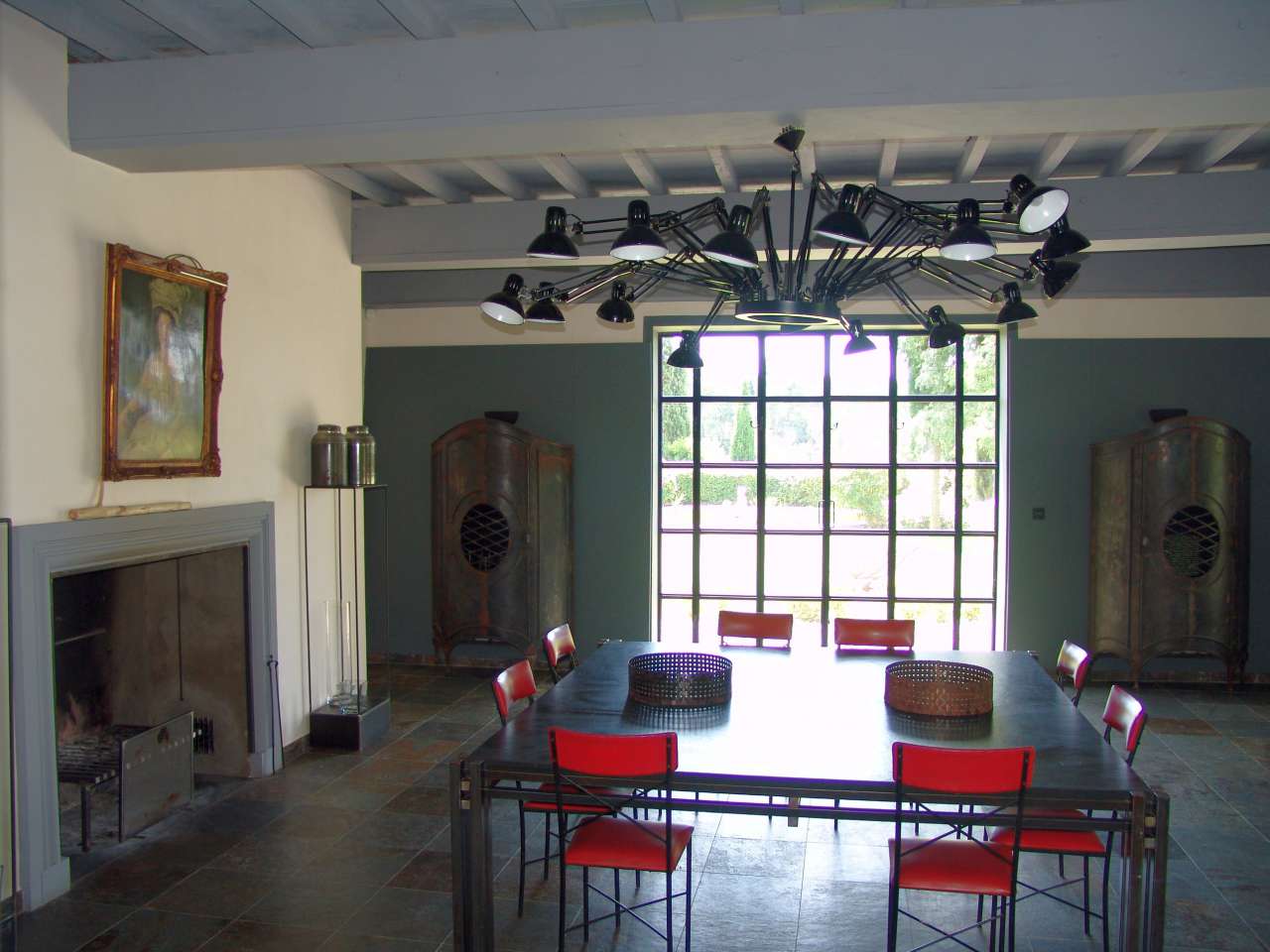 Luxurious and spacious 18th Century manor house set within a beautiful matu