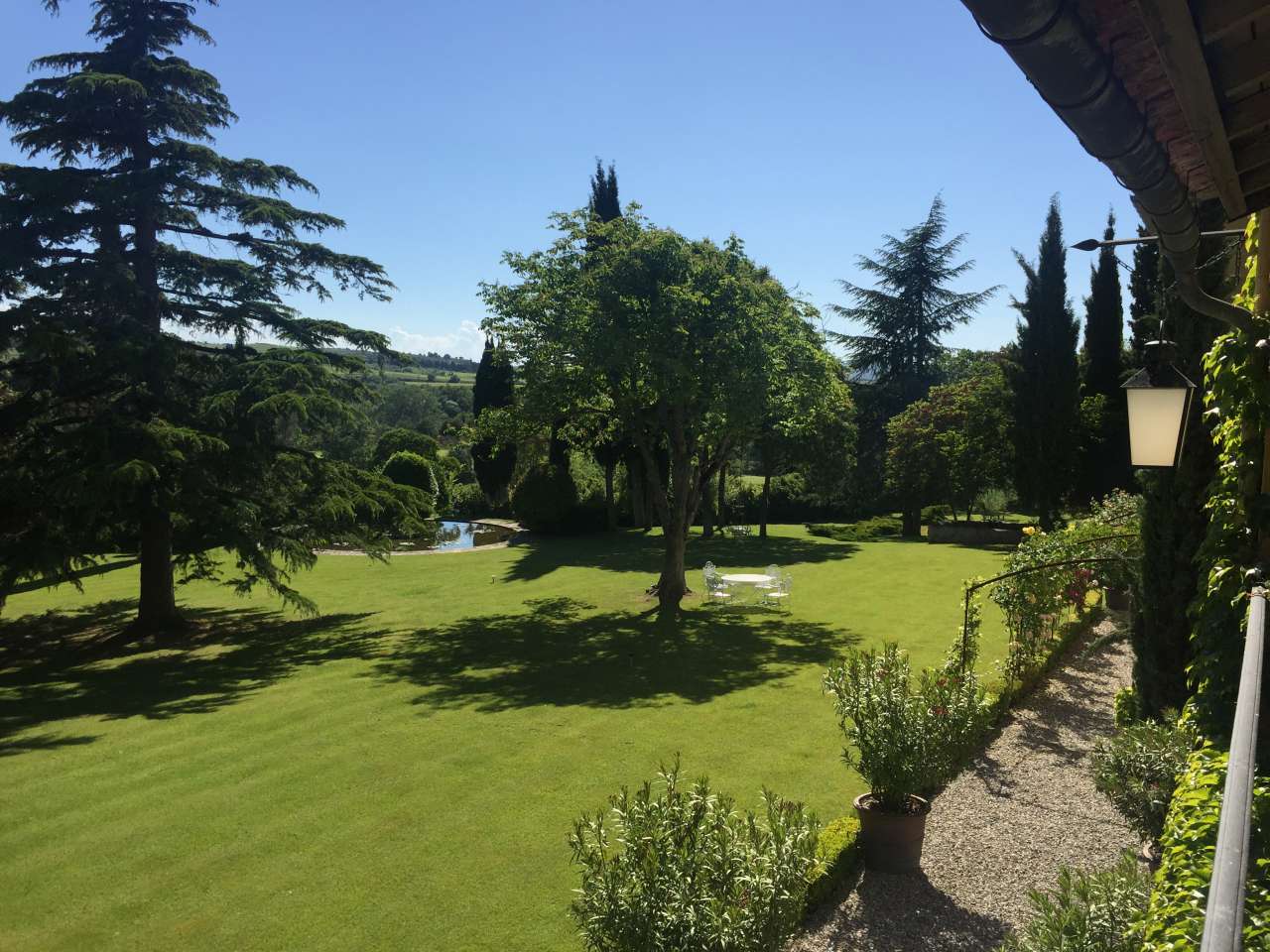 Luxurious and spacious 18th Century manor house set within a beautiful matu