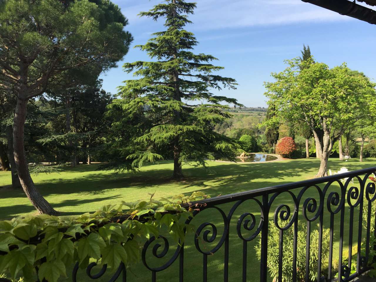 Luxurious and spacious 18th Century manor house set within a beautiful matu