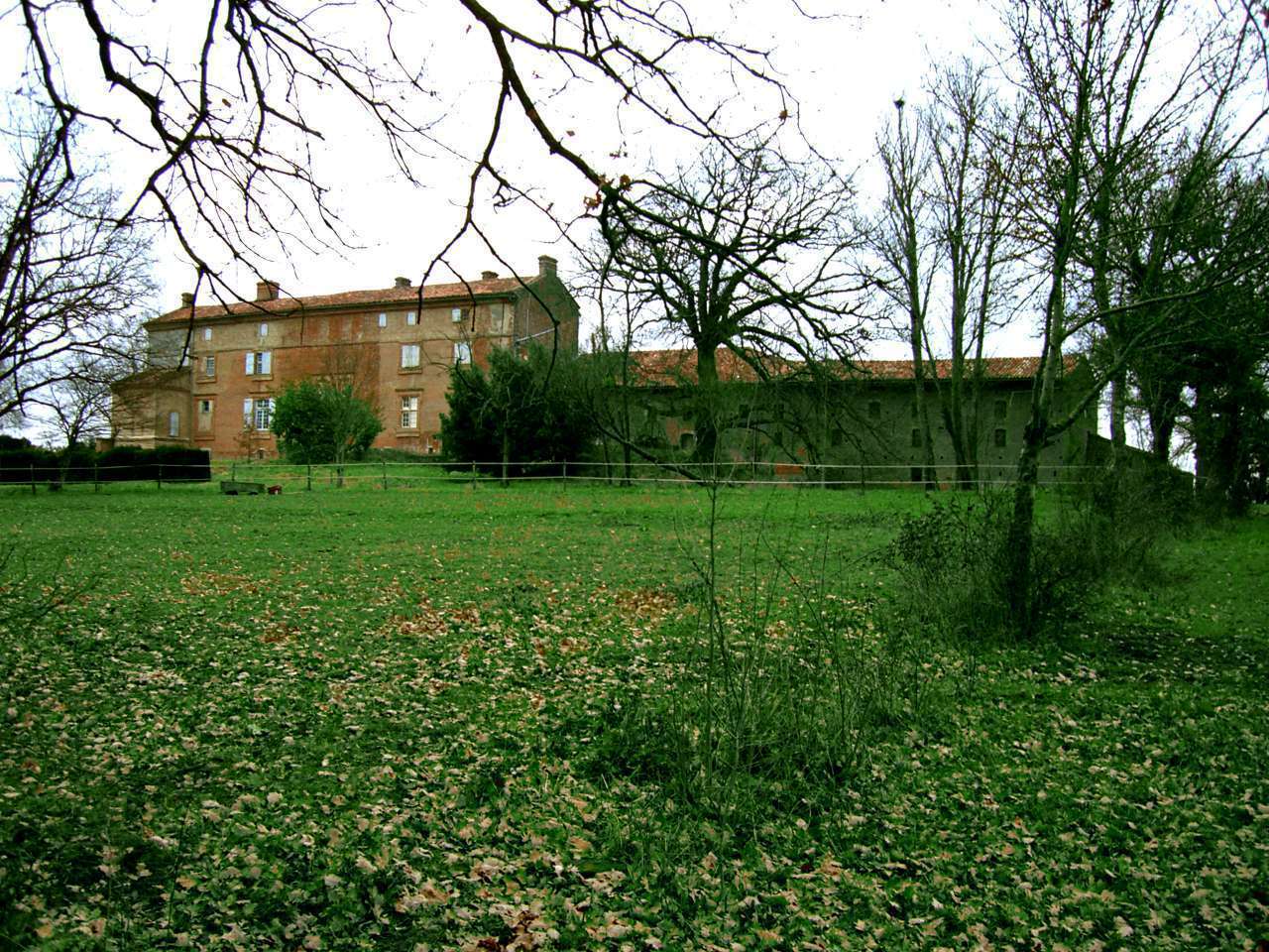 This superb estate, complete with stunning chateau and outbuildings, is loc