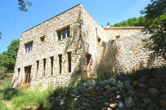 Newly renovated Catalan stone farmhouse with 6 bedrooms and 6 bathrooms in