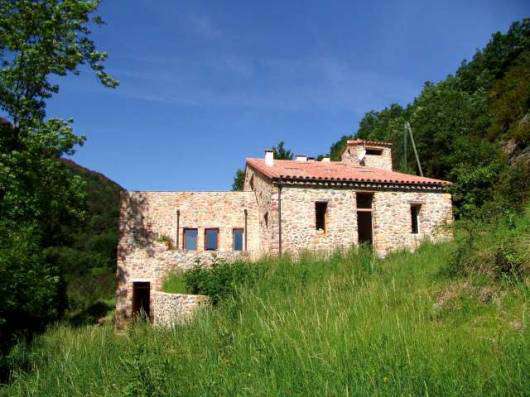 Newly renovated Catalan stone farmhouse with 6 bedrooms and 6 bathrooms in