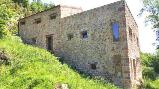 Newly renovated Catalan stone farmhouse with 6 bedrooms and 6 bathrooms in