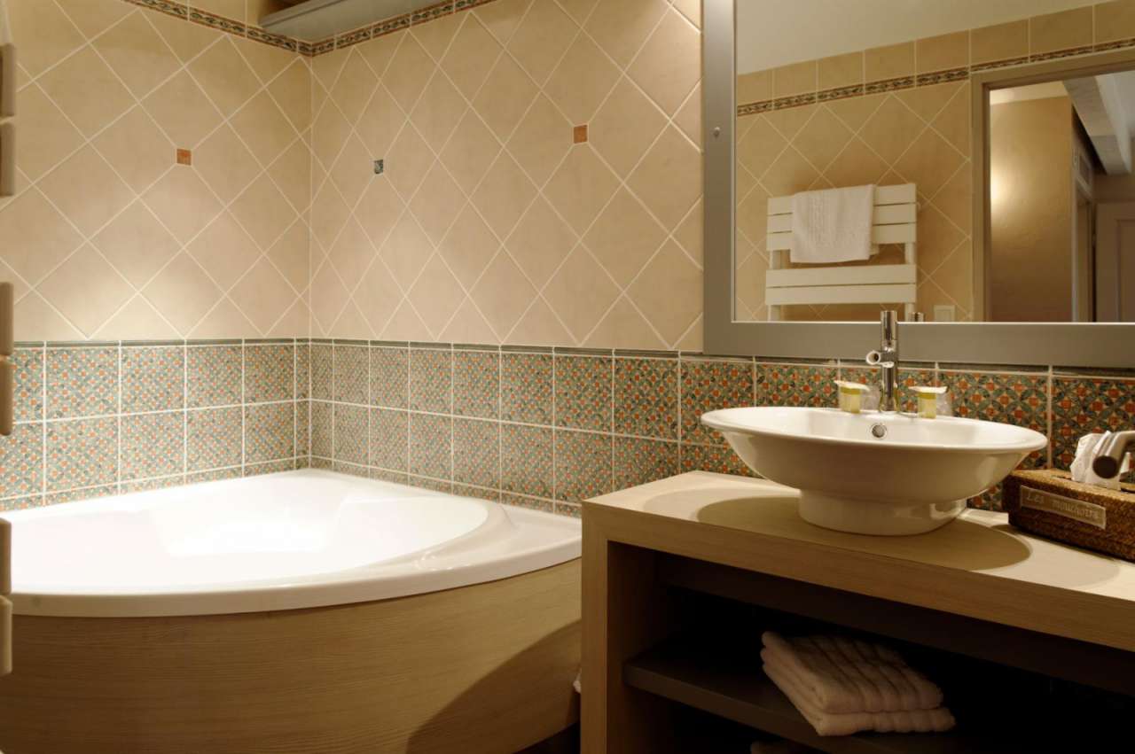 Within a ten minute drive of Carcassonne, this delightful and most elegant