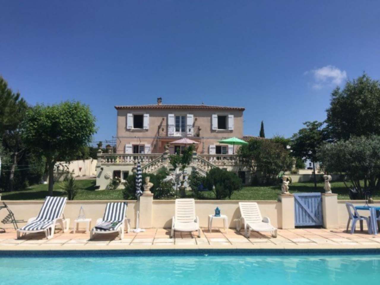 Grand, spacious and beautifully presented 4 bedroom villa set within a love