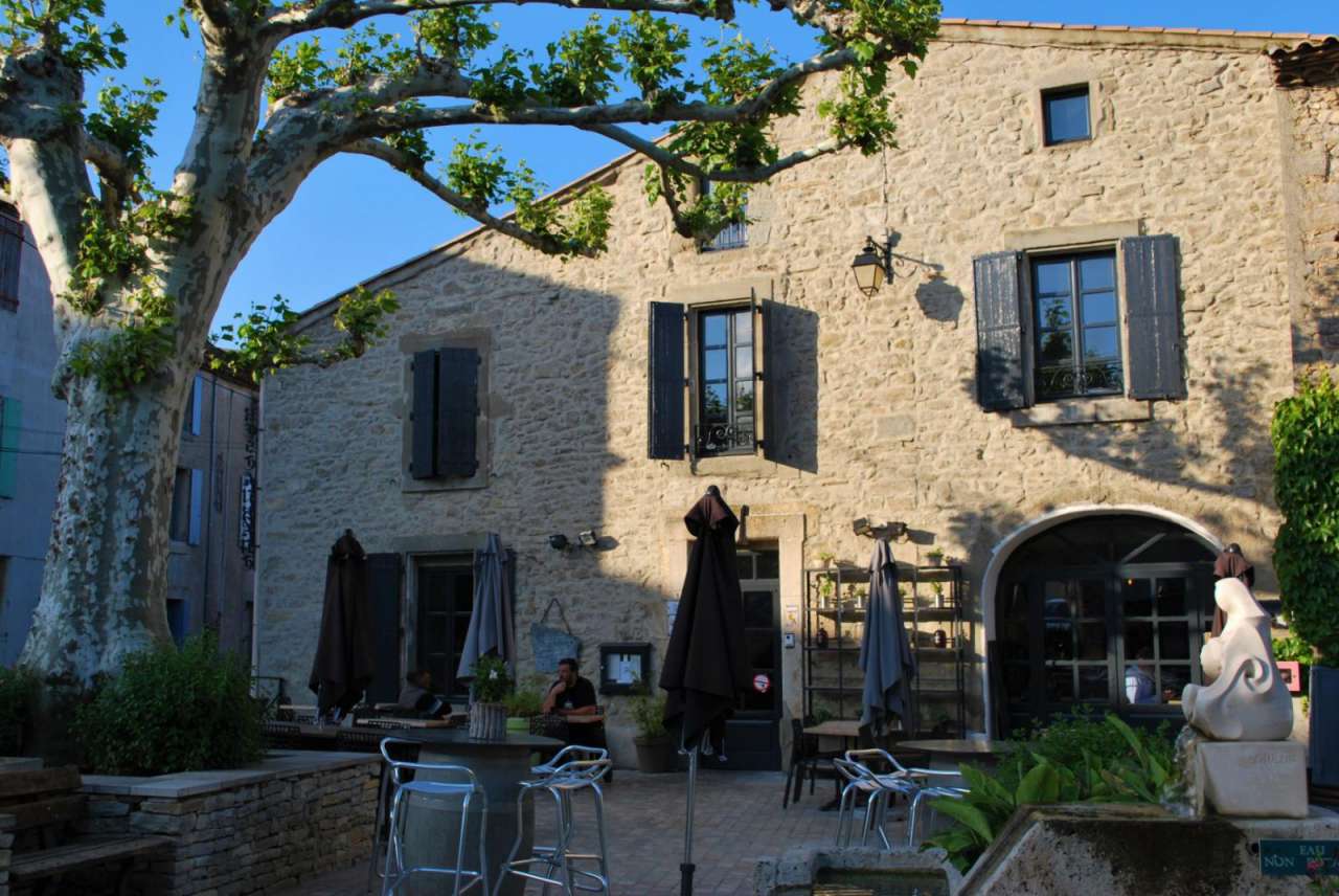 This delightful village house is at present being run as a restaurant, howe