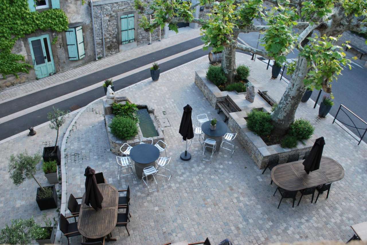 This delightful village house is at present being run as a restaurant, howe