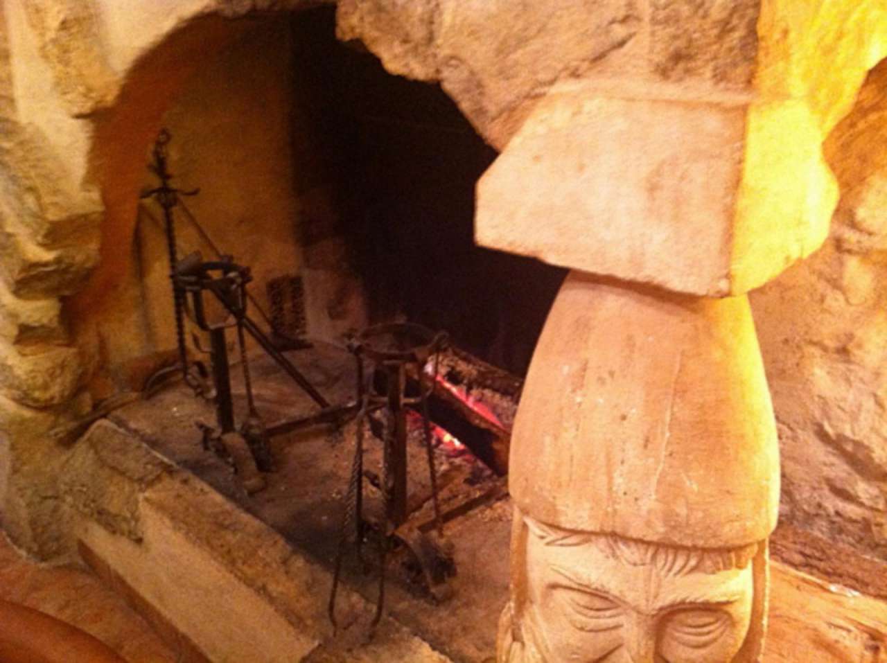 This delightful village house is at present being run as a restaurant, howe