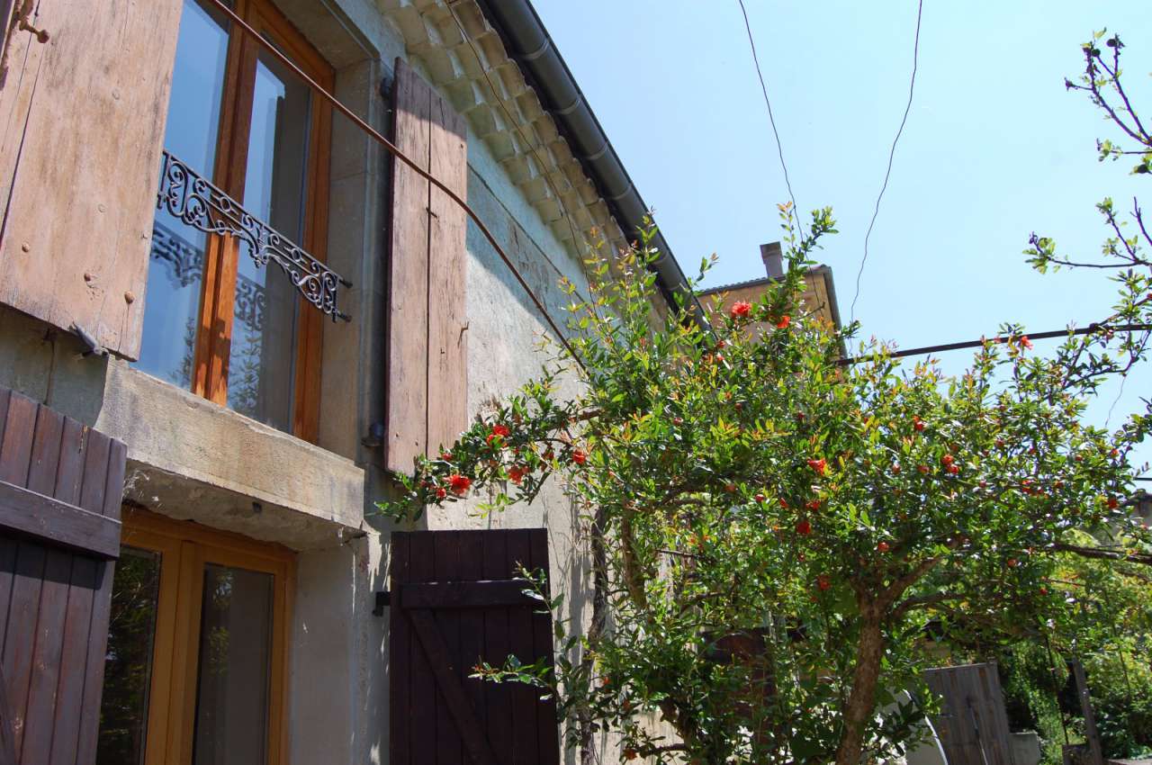 A light, spacious and versatile property which is actually 2 houses, each w