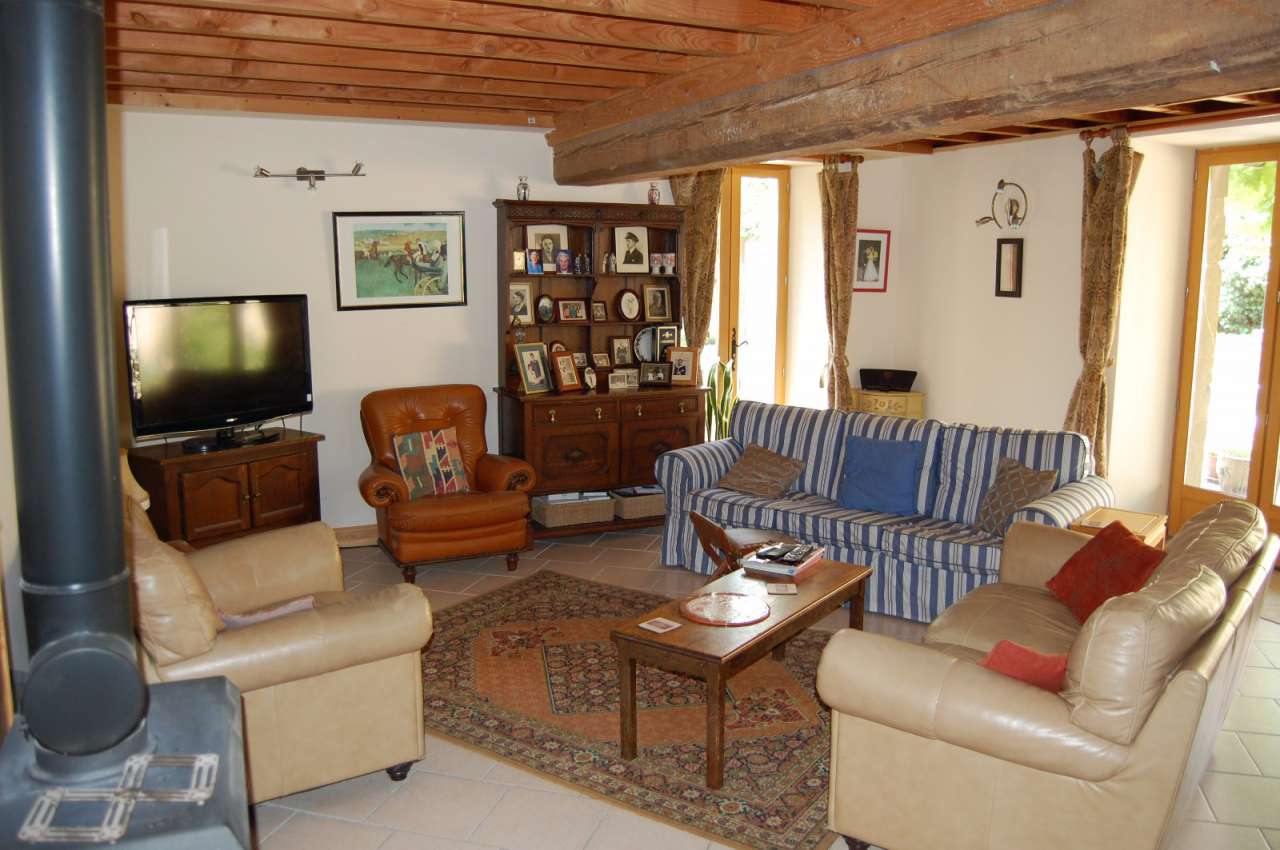 A light, spacious and versatile property which is actually 2 houses, each w