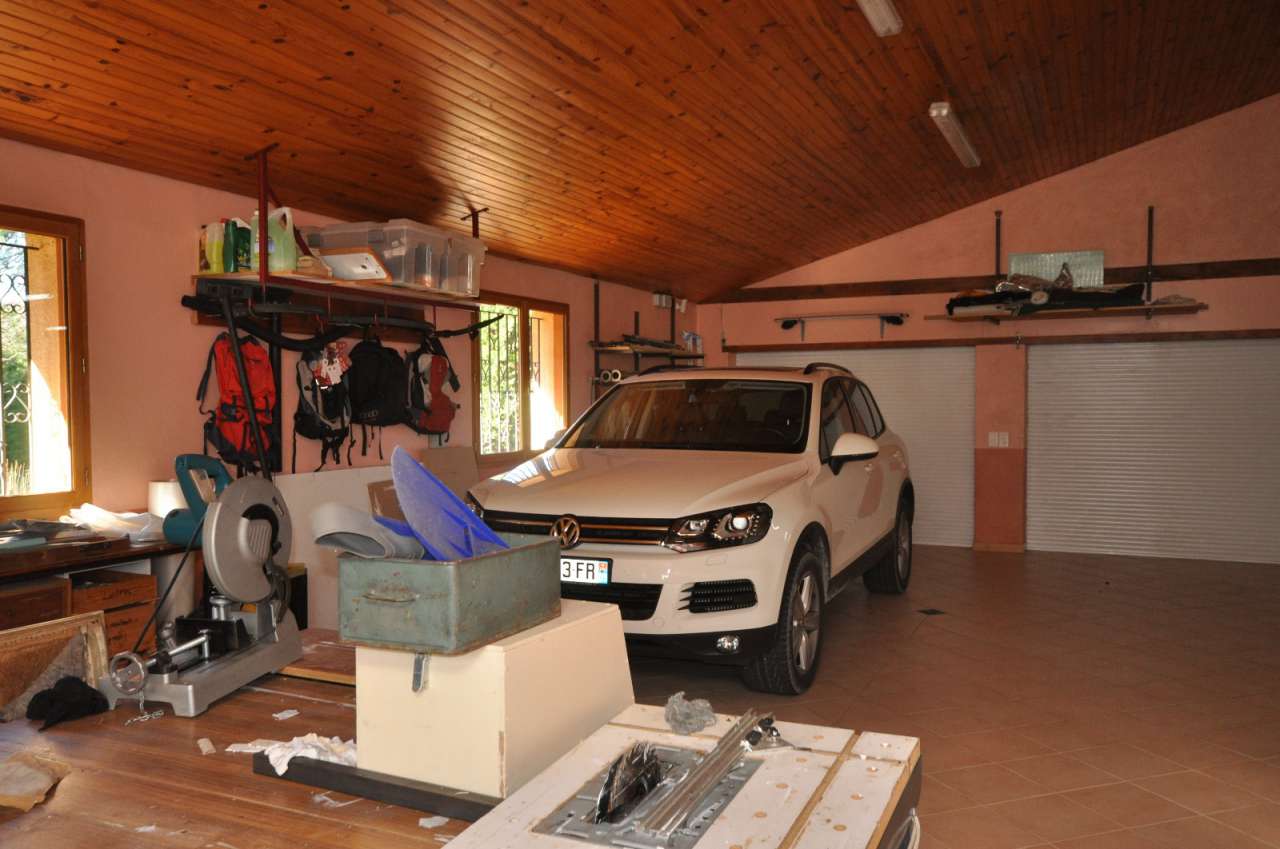 Spacious 6 bedroom villa located in Lesparrou, close to Lavelanet and Mirep