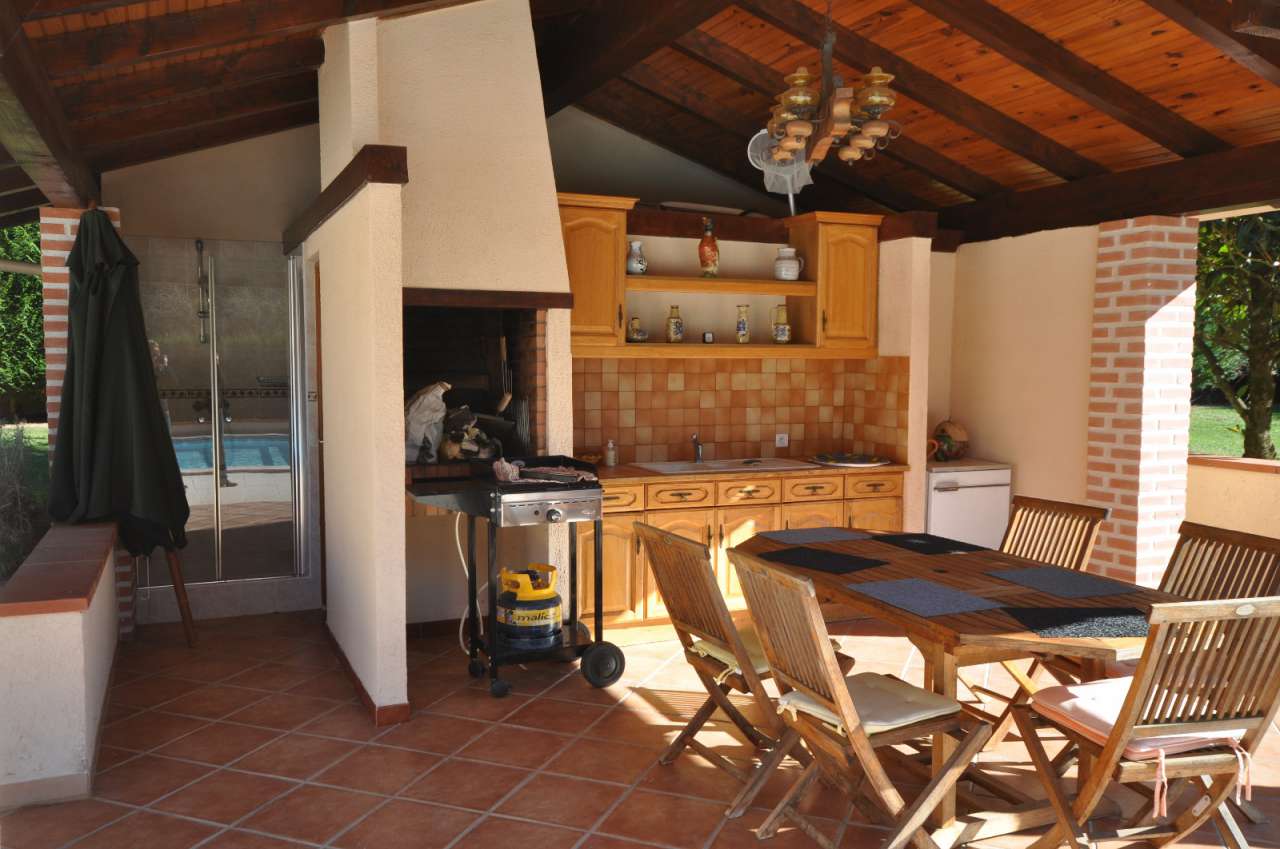 Spacious 6 bedroom villa located in Lesparrou, close to Lavelanet and Mirep