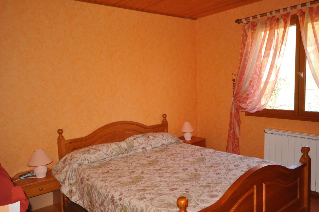 Spacious 6 bedroom villa located in Lesparrou, close to Lavelanet and Mirep