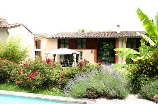 Spacious and stylish completely modernised and renovated 8 bedroom farmhous