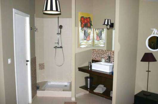 Spacious and stylish completely modernised and renovated 8 bedroom farmhous