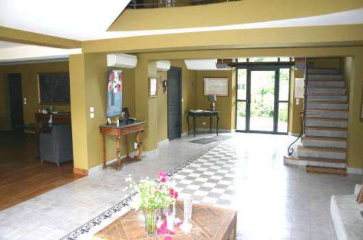 Spacious and stylish completely modernised and renovated 8 bedroom farmhous