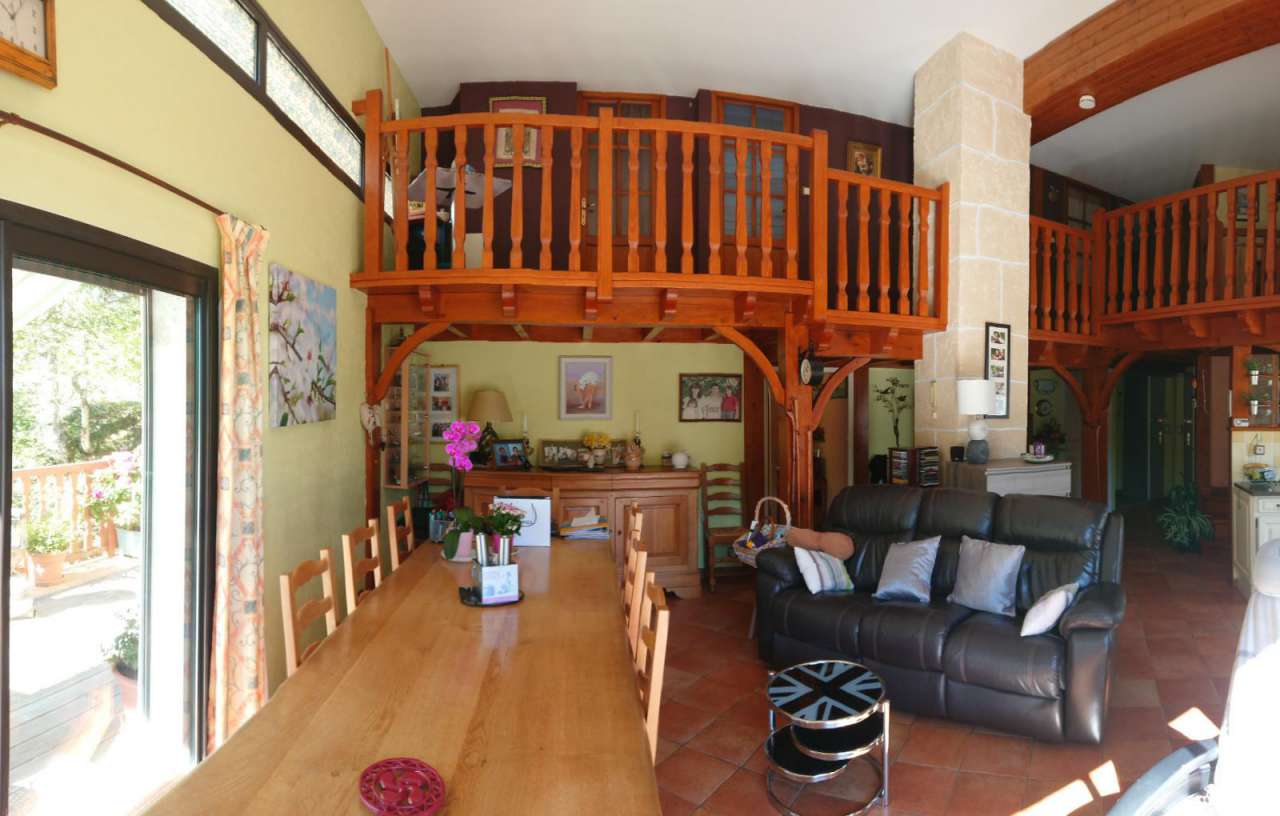 Well maintained apartment with five bedrooms in Ariege in the holiday and s